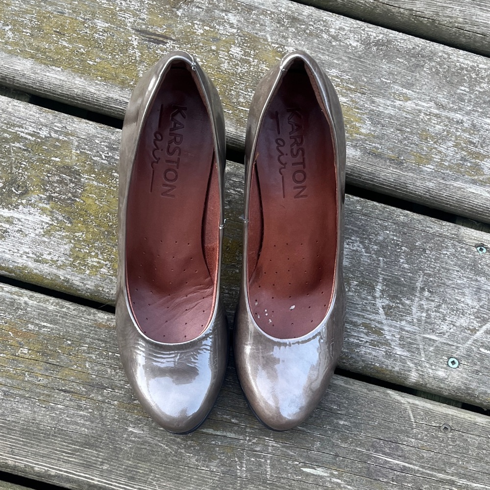 Never Worn Karston air Heels Size 39